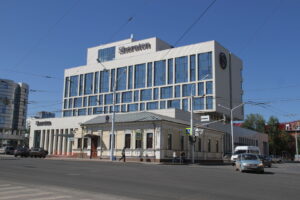 Наружная вывеска и крышная установка для гостиничного комплекса Sheraton Уфа